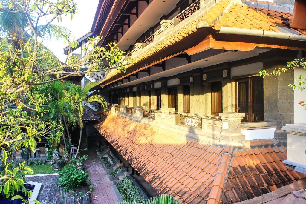 Hotel Puri Tanah Lot Kuta Lombok Exteriör bild