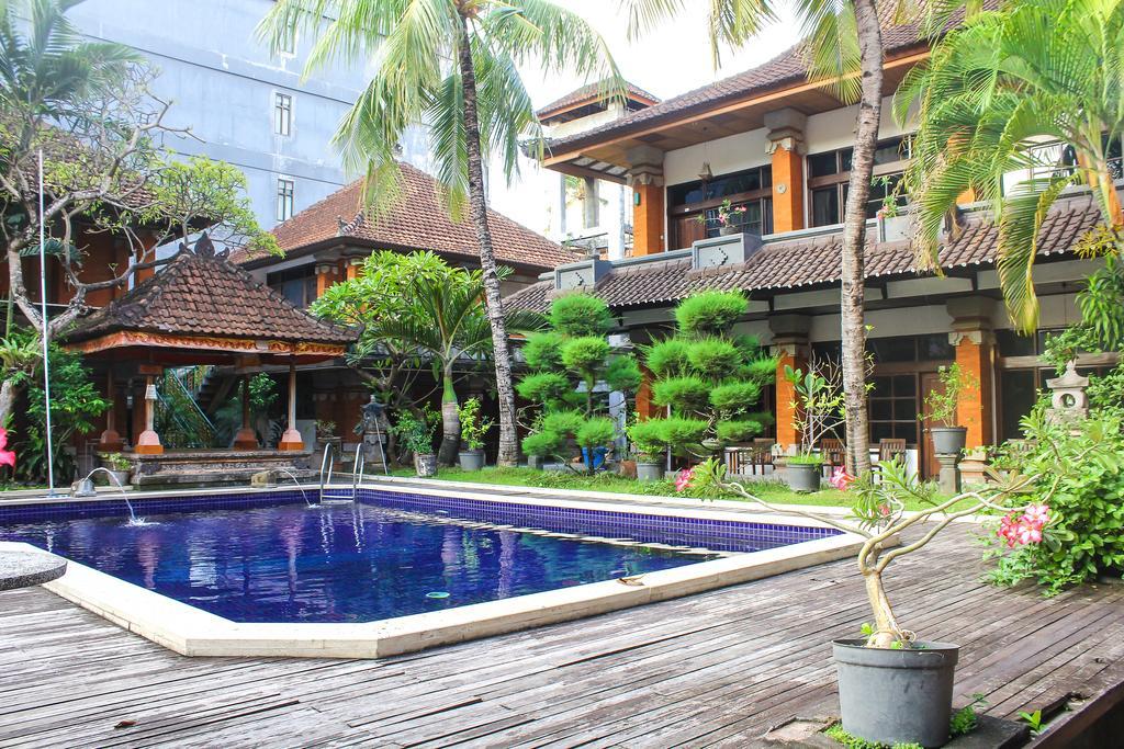 Hotel Puri Tanah Lot Kuta Lombok Exteriör bild