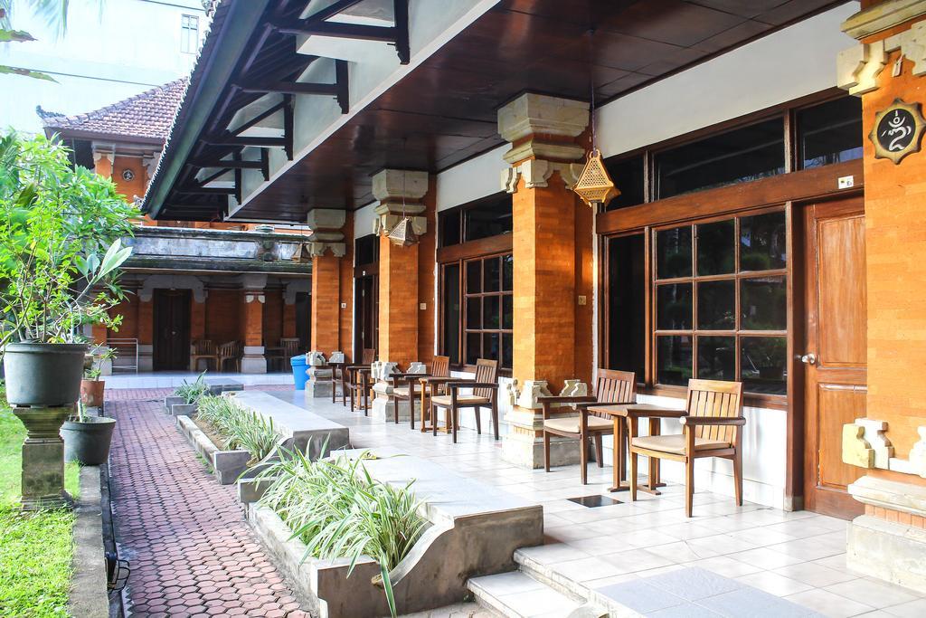 Hotel Puri Tanah Lot Kuta Lombok Exteriör bild