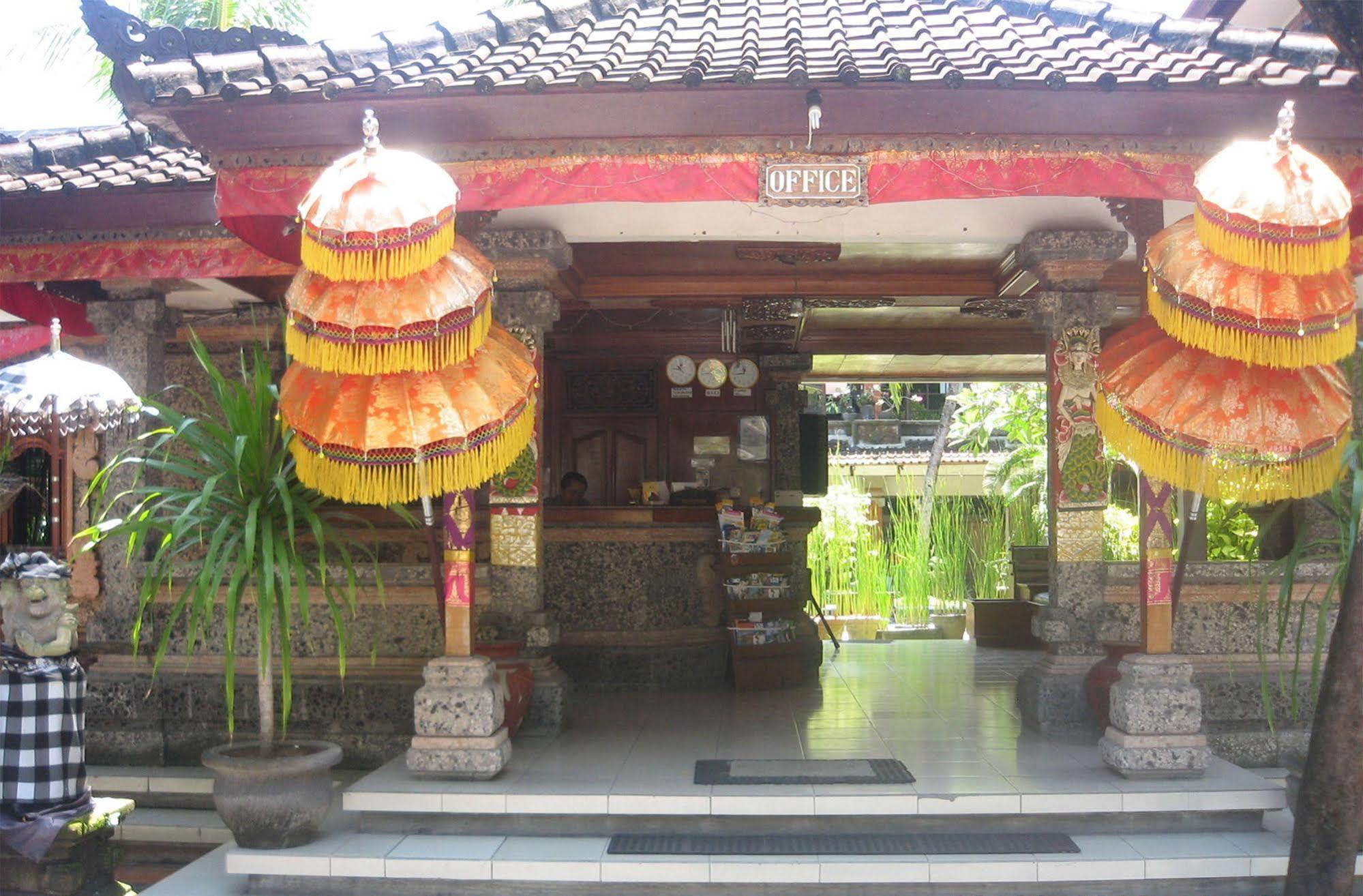 Hotel Puri Tanah Lot Kuta Lombok Exteriör bild