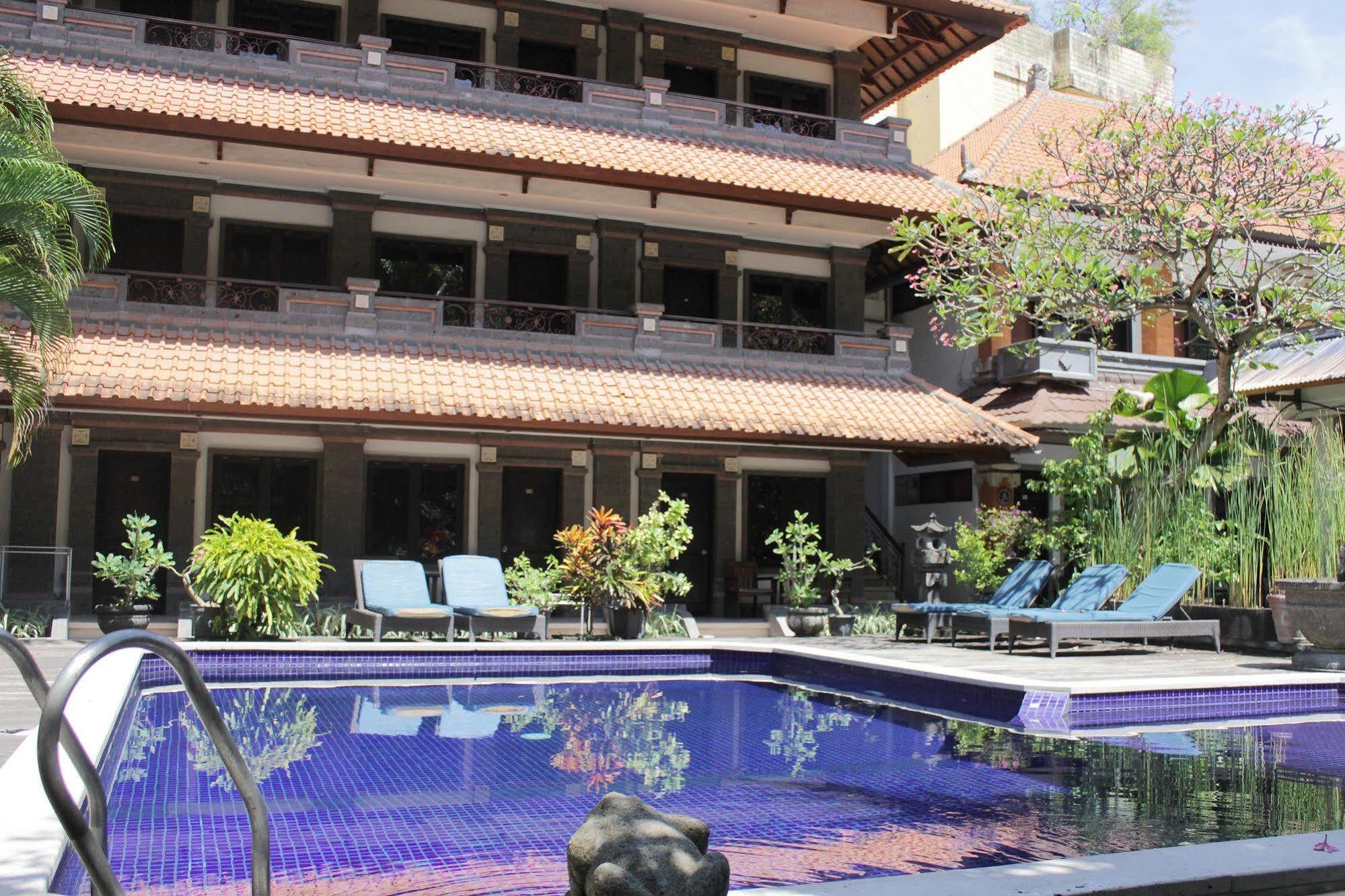 Hotel Puri Tanah Lot Kuta Lombok Exteriör bild