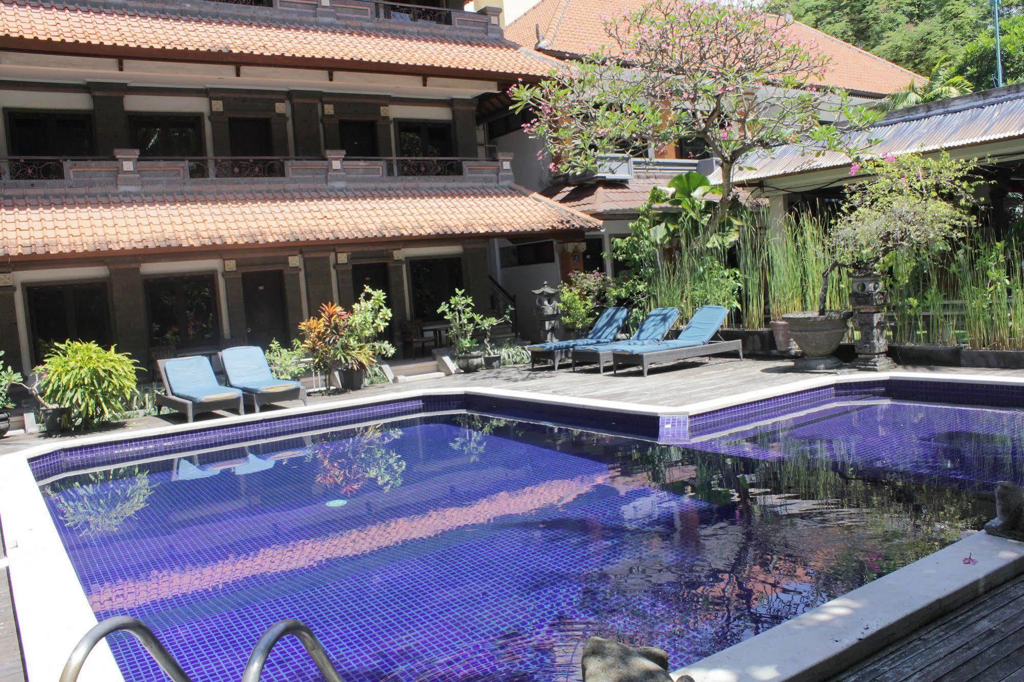 Hotel Puri Tanah Lot Kuta Lombok Exteriör bild